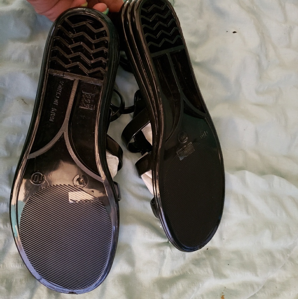 Shoes - Picture 3 of 4